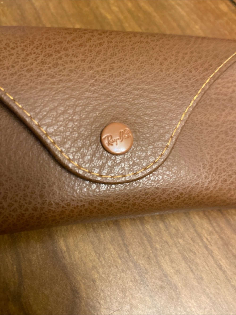 Ray-Ban Medium Brown Pebbled Leather Logo Snap Hard Sunglasses Case Only. - Picture 4 of 7